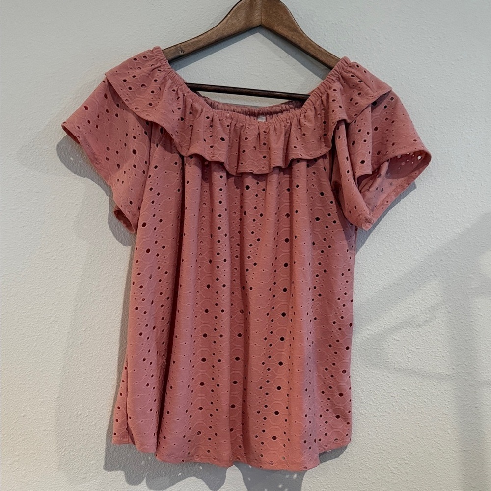 Elegant Off-Shoulder Eyelet Blouse - Dusty Pink - Picture 2 of 4